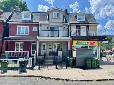 Att/Row/Townhouse in Toronto