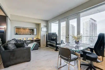 Condo Apartment in Toronto