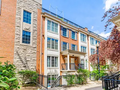 Condo Townhouse in Toronto