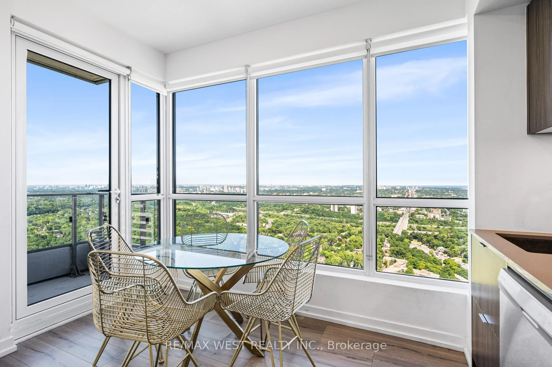 395 Bloor Street E 5307, Toronto C08, ON M4W 1H7