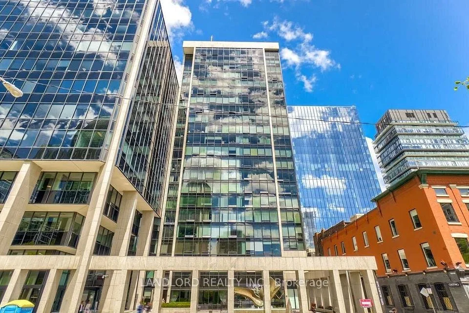 30 Wellington Street E 1606, Toronto C08, ON M5E 1S3