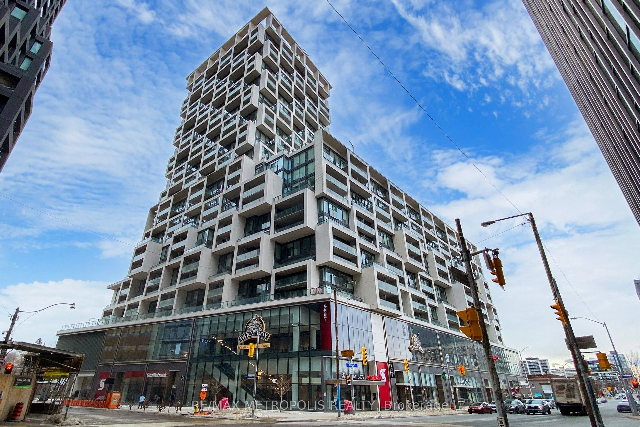 5 Soudan Avenue 1211, Toronto C10, ON M4S 0B1