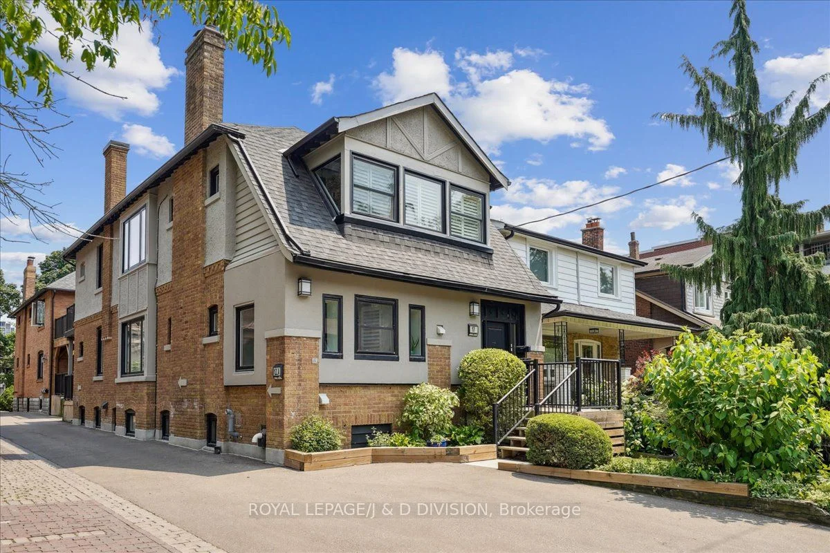 17A Humewood Drive Unit #2/Main Fl, Toronto C03, ON M6C 2W3