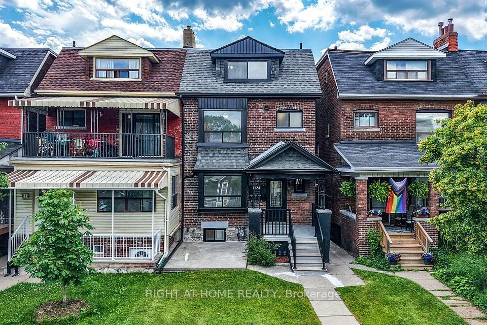 656 Crawford Street, Toronto C01, ON M6G 3K2