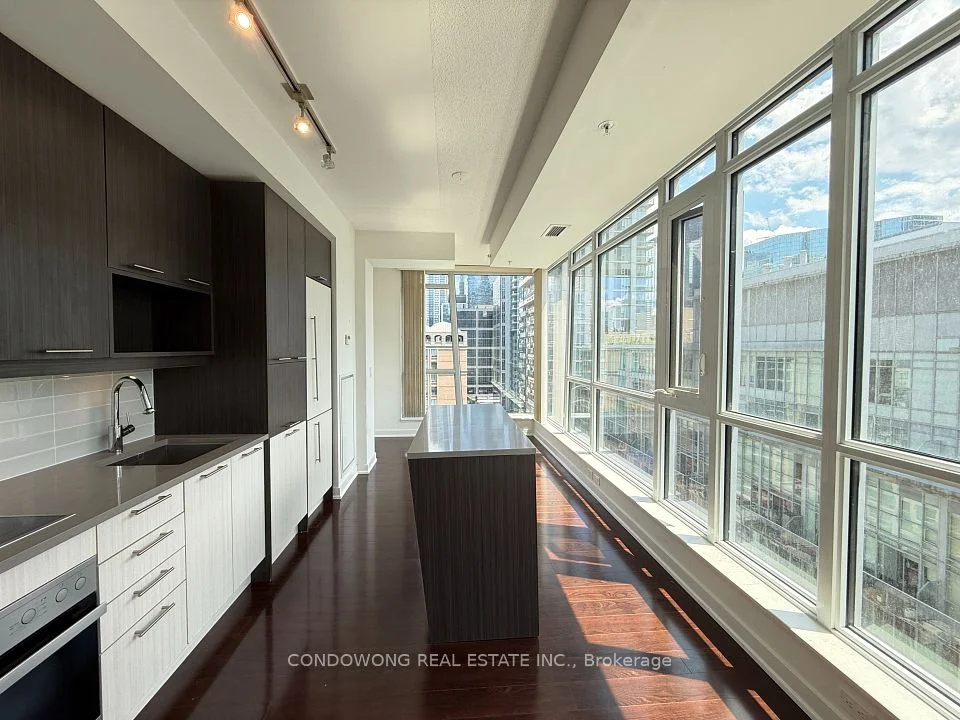 30 Nelson Street 1504, Toronto C01, ON M5V 0H5