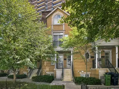 Condo Townhouse in Toronto