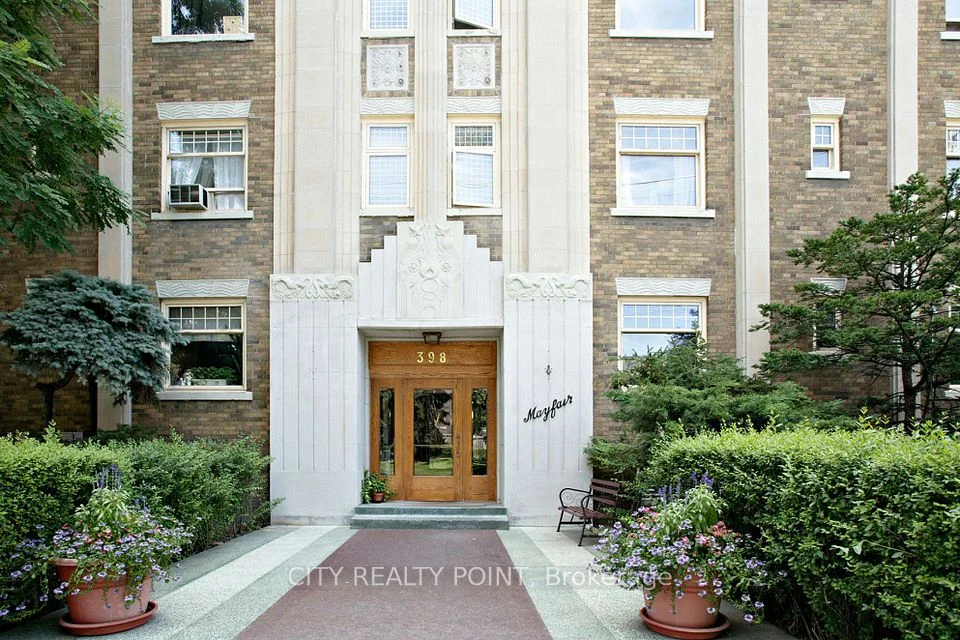 398 Avenue Road 221, Toronto C02, On M4v 2h5