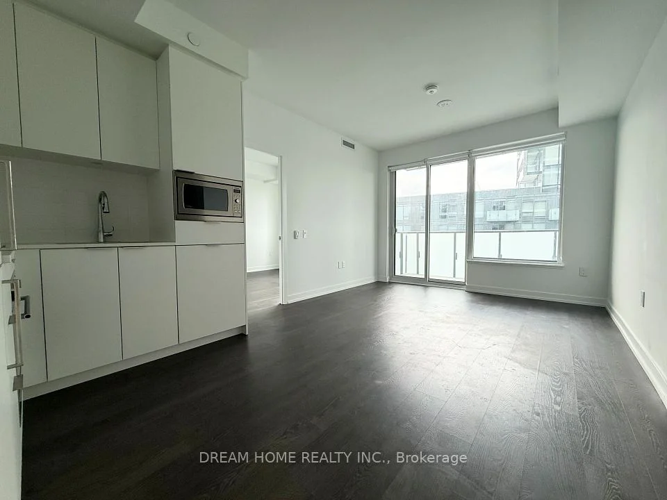 7 GOLDEN LION Heights N1006, Toronto C14, ON M2M 0C1