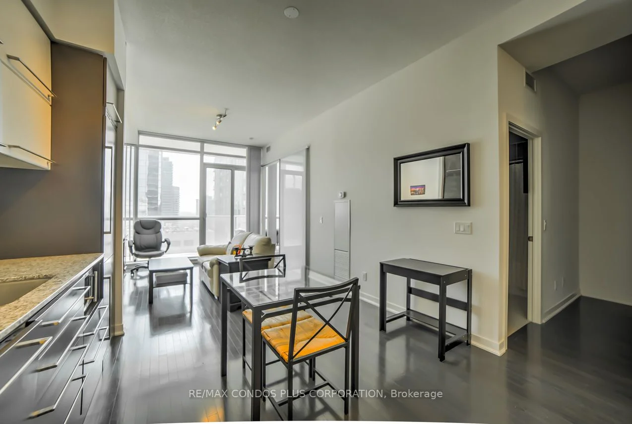 770 Bay Street 2303, Toronto C01, ON M5G 1N6
