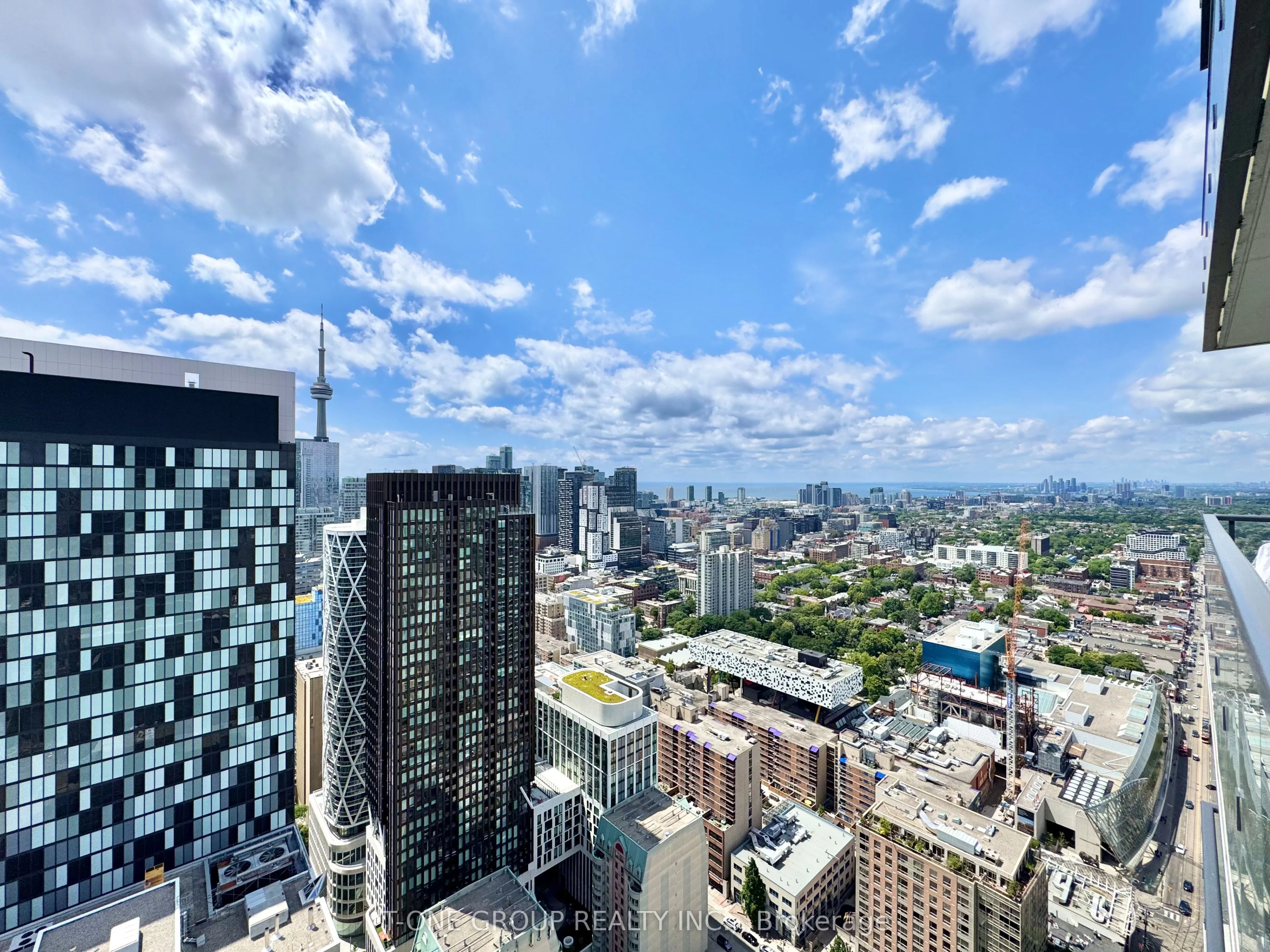 488 University Avenue 3309, Toronto C01, ON M5G 0C1