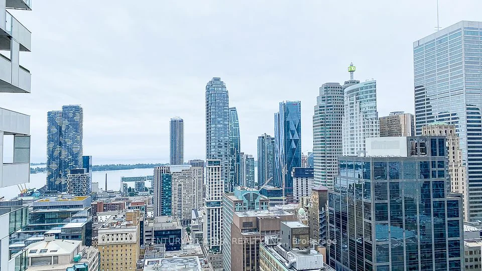 20 Lombard St Street 3709, Toronto C08, ON M5C 0A6