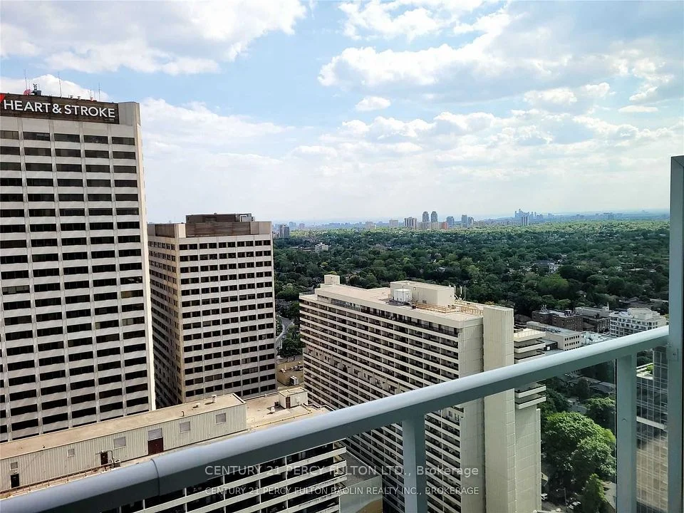33 Helendale Avenue 2708, Toronto C03, ON M4R 0A4