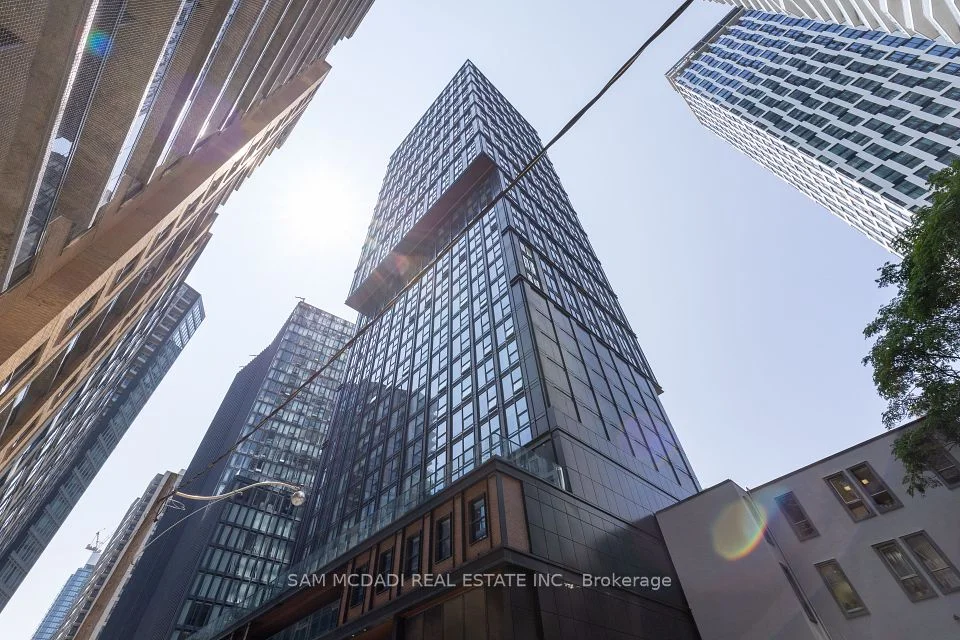 82 Dalhousie Street LPH17, Toronto C08, ON M5B 0C5