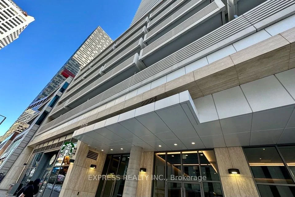 2221 Yonge Street 5209, Toronto C10, On M4s 2b4