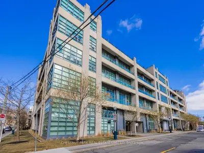 Condo Apartment in Toronto