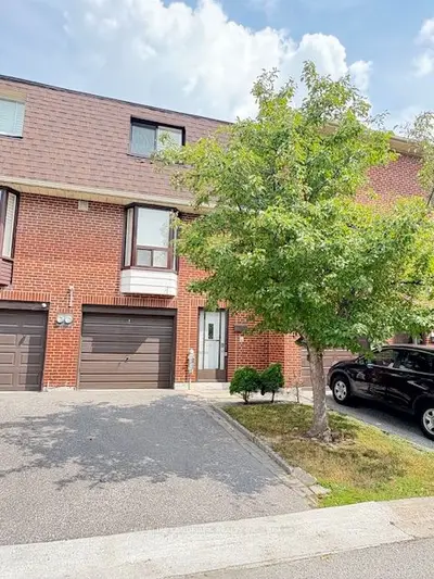 Condo Townhouse in Toronto