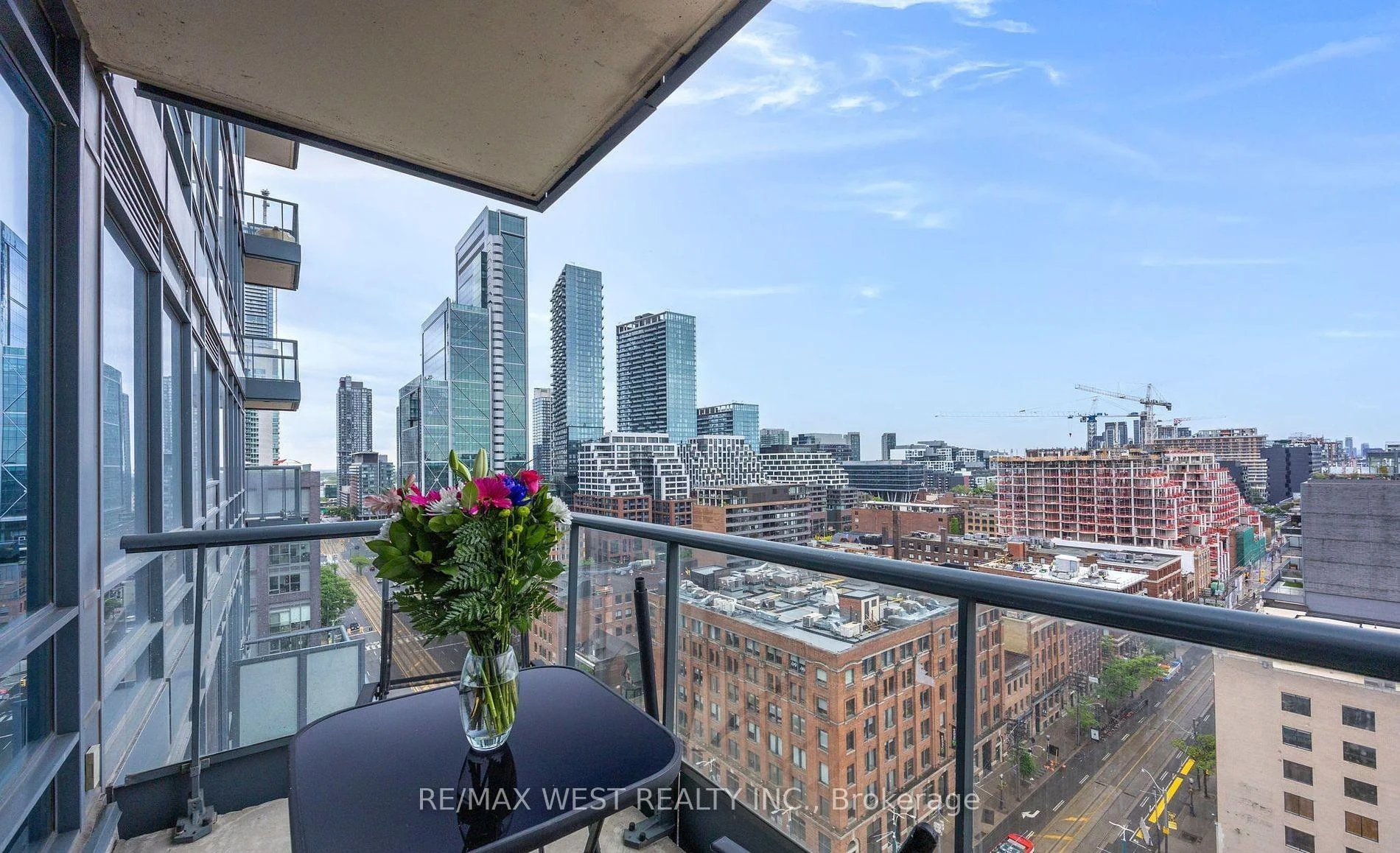438 King Street W 1505, Toronto C01, ON M5V 3T9