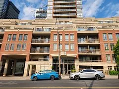 900 Mount Pleasant Road 701, Toronto C10, ON M4P 3J9