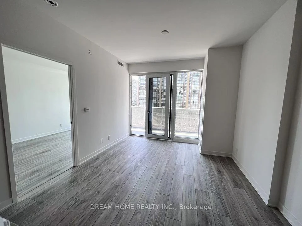 15 Holmes Avenue 604, Toronto C14, ON M2N 4L8