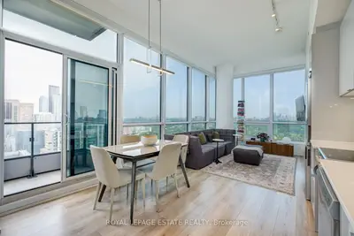 Condo Apartment in Toronto
