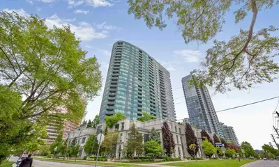 Condo Apartment in Toronto