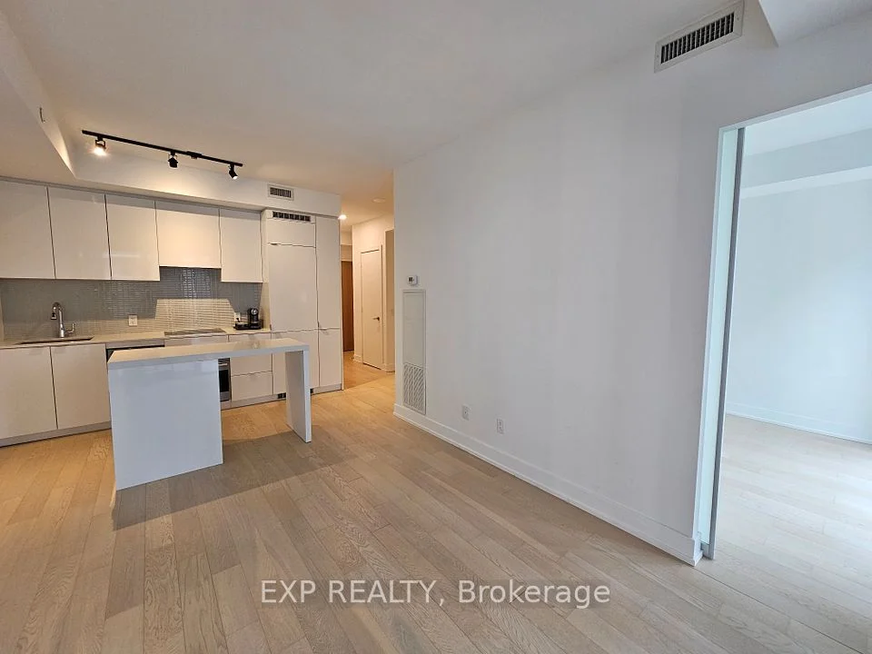 7 Grenville Street 1209, Toronto C01, ON M4Y 0E9