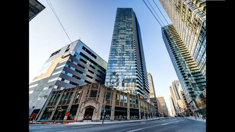832 Bay Street 4310, Toronto C01, ON M5S 1Z6