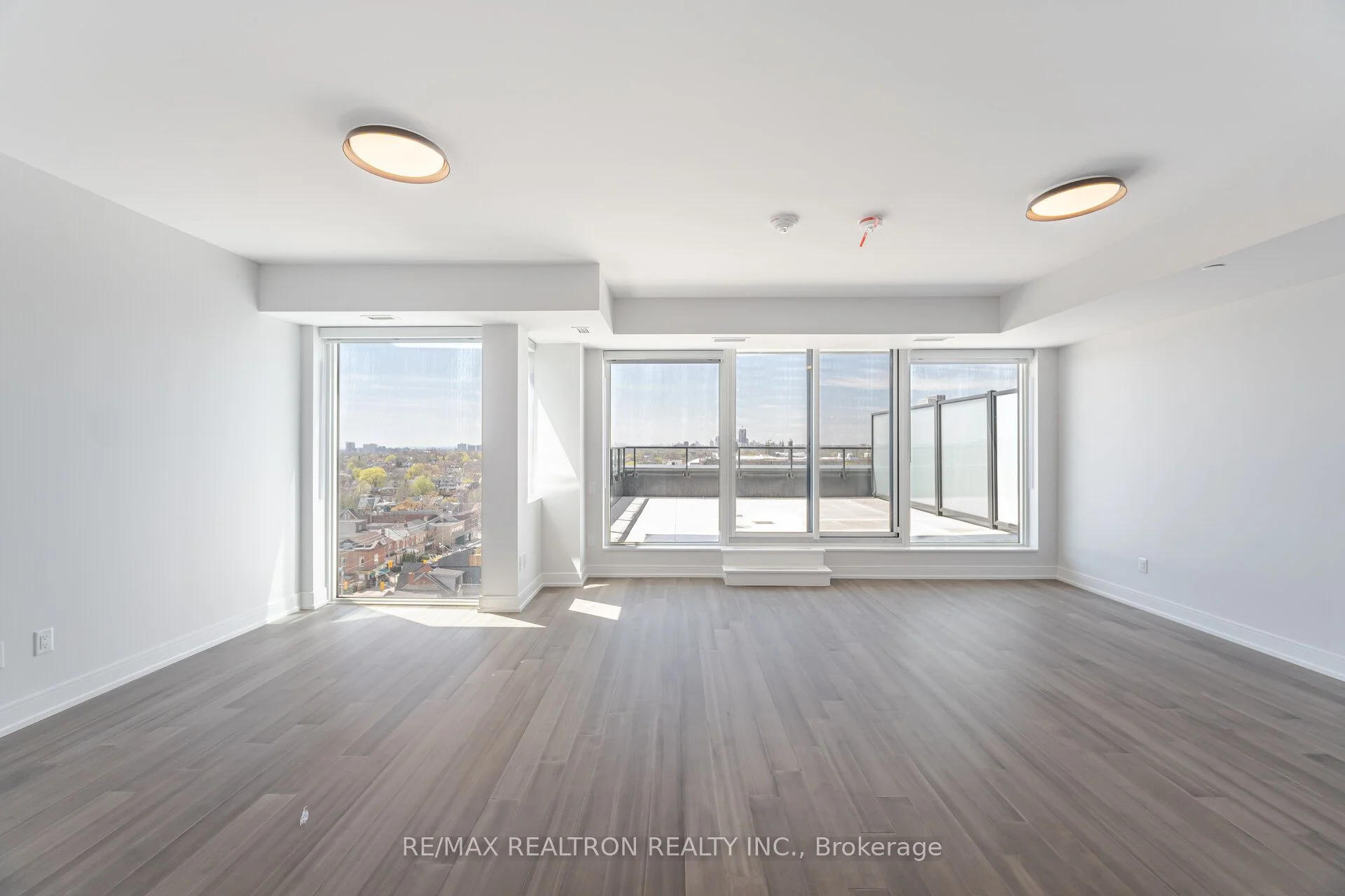 664 Spadina Avenue 1007, Toronto C01, ON M5S 2H7