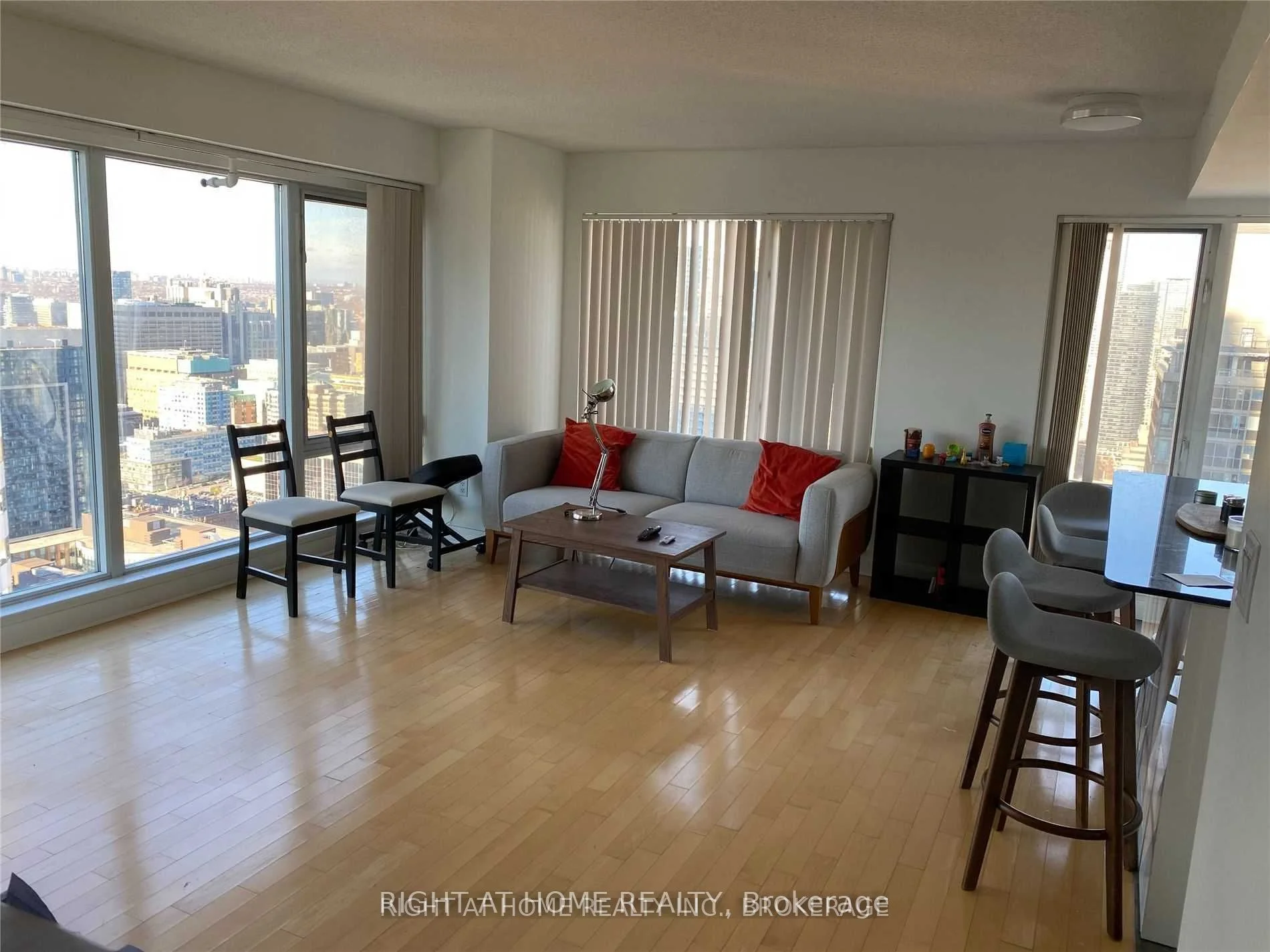 210 Victoria Street 4111, Toronto C08, ON M5B 2R3
