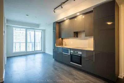 Condo Apartment in Toronto
