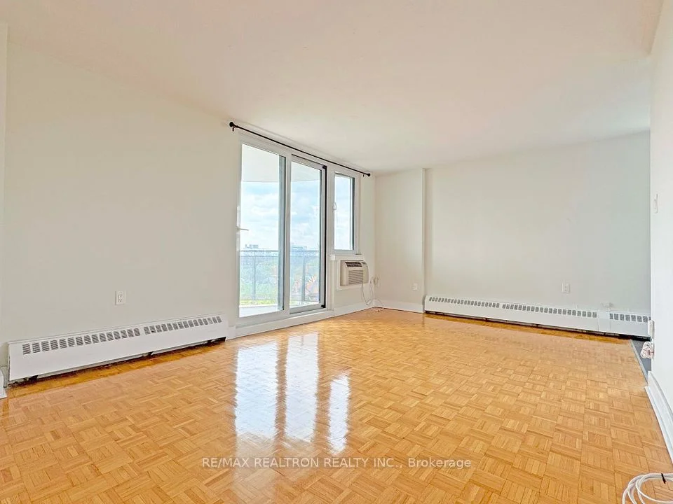 485 Huron Street 1004, Toronto C02, ON M5R 2R5