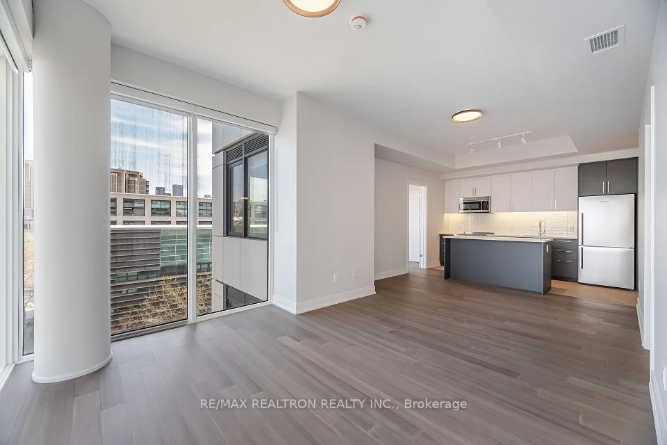 664 Spadina Avenue 706, Toronto C01, ON M5S 2H7