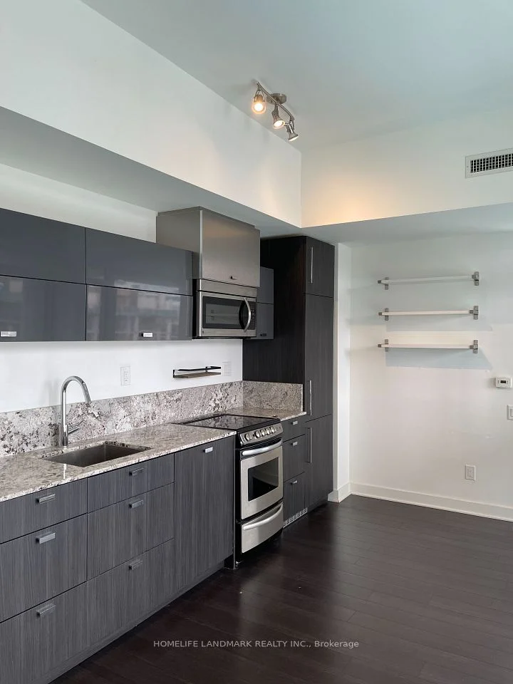290 Adelaide Street W 901, Toronto C01, ON M5V 0P3