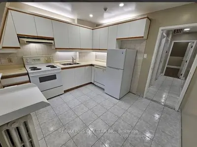 Triplex in Toronto