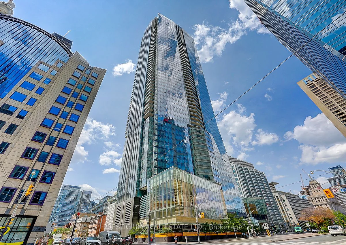 180 University Avenue 4304, Toronto C01, ON M5H 0A2