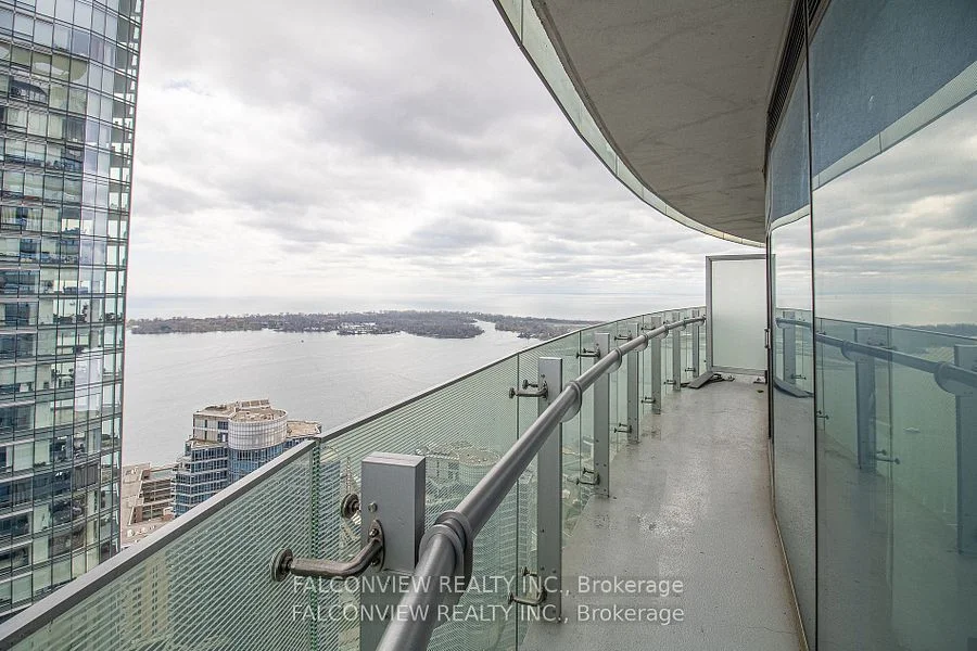 12 York Street 4902, Toronto C01, On M5j 0a9