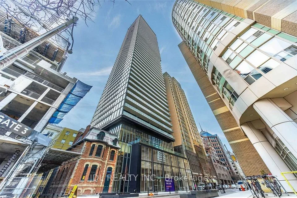 15 GRENVILLE Street 4408, Toronto C01, ON M4Y 1A1