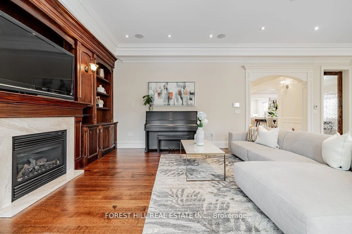 139 Beechwood Avenue, Toronto C12, ON M2L 1J9