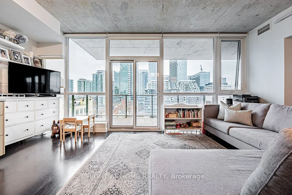 478 King Street W 906, Toronto C01, ON M5V 1L7