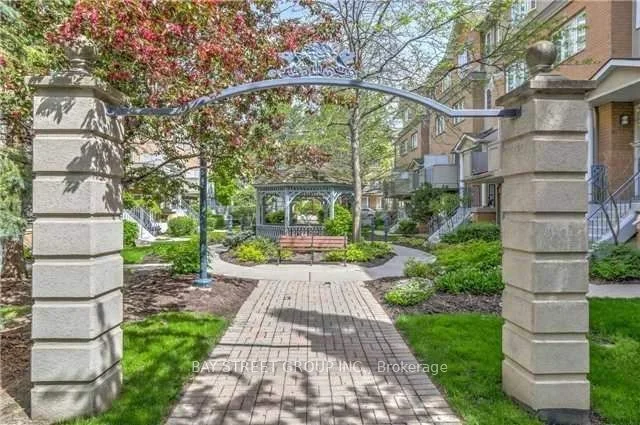 28 Sommerset Way 1636, Toronto C14, ON M2N 6W7