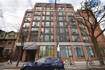 Condo Apartment in Toronto