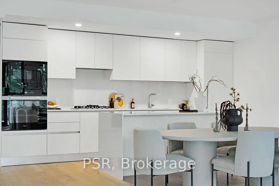200 Keewatin Avenue 410, Toronto C10, ON M4P 1Z8