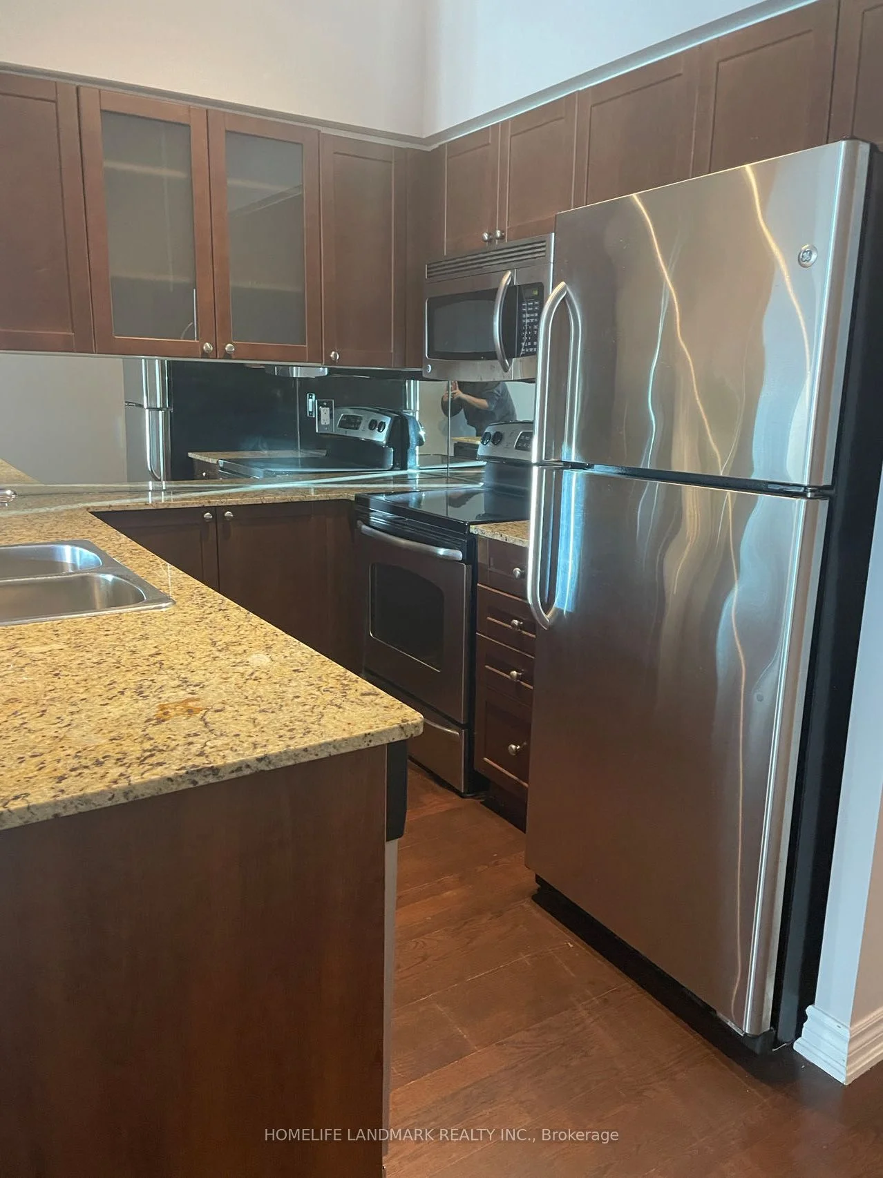 761 Bay Street 3801, Toronto C01, On M5g 2r2