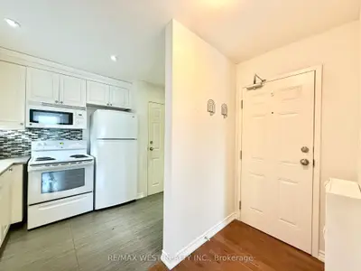Upper Level in Toronto