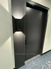 500 Dupont Street 315, Toronto C02, ON M6G 0B8