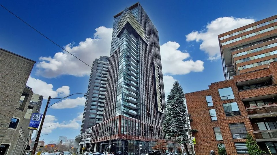 32 Davenport Road 416, Toronto C02, ON M5R 1H3