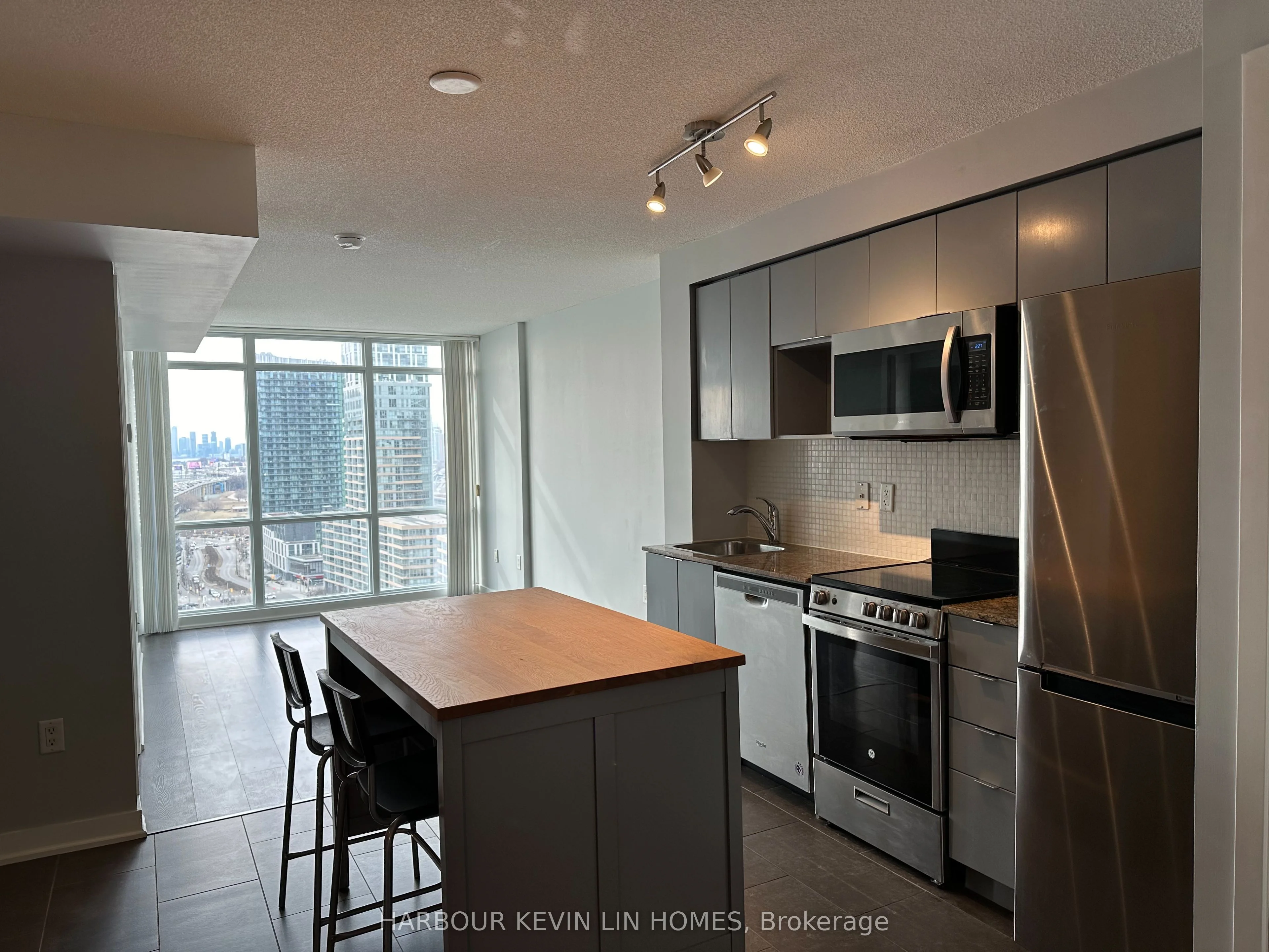 15 Fort York Boulevard 2302, Toronto C01, On M5v 3y4
