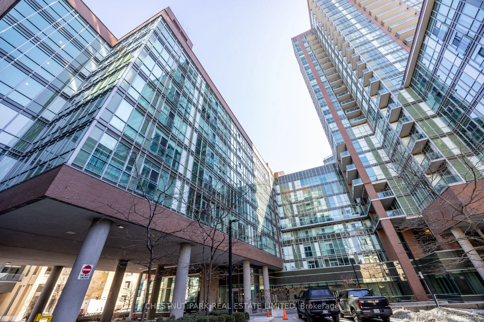 112 George Street S707, Toronto C08, ON M5A 2M5