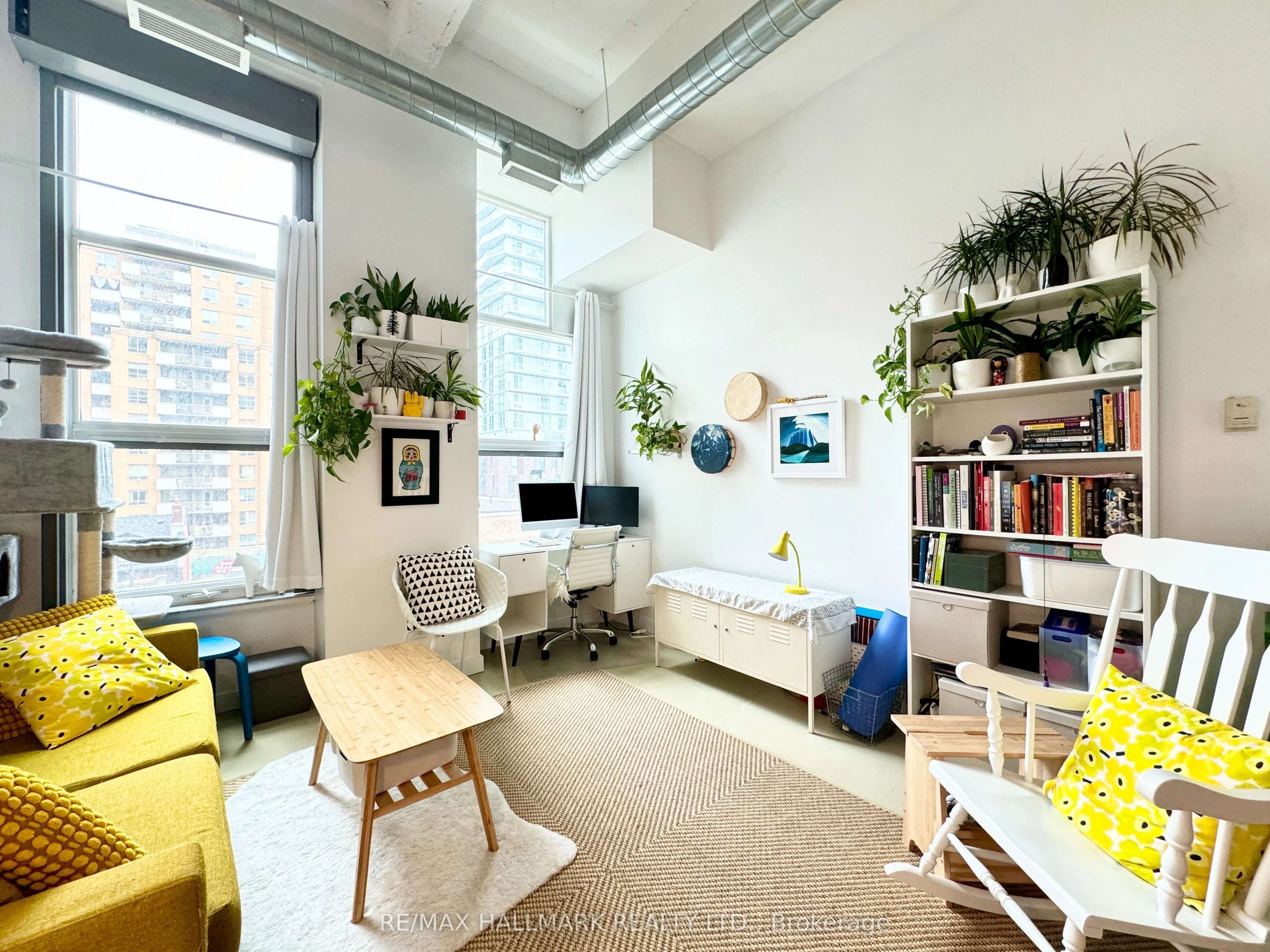 135 Dalhousie Street 302, Toronto C08, On M5b 2s1