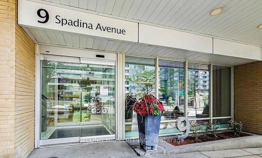 9 Spadina Avenue M01, Toronto C01, ON M5V 3V5